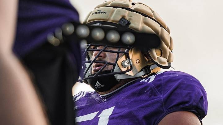 Kirkland Tops Deep Husky Contingent on Blue Chips All-America Team