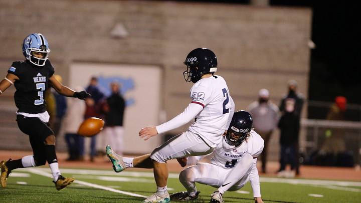 Huskies Offer Long-Range Spokane Placekicker