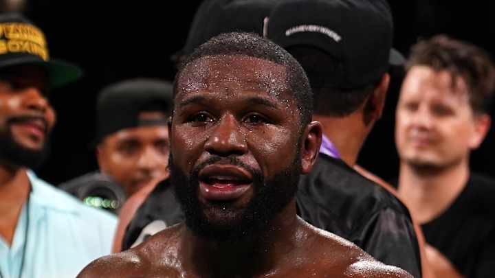 NBA Playoffs Bucks-Hawks: Watch Floyd Mayweather At Game 3