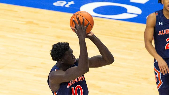 Report: Auburn's JT Thor To Workout For Pacers