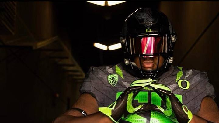 Oregon Loses Commitment From 2022 OL Cameron Williams Following Cristobal's Departure