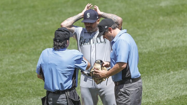 Mariners Pitcher Hector Santiago Suspended 10 Games for Foreign Substance on Glove