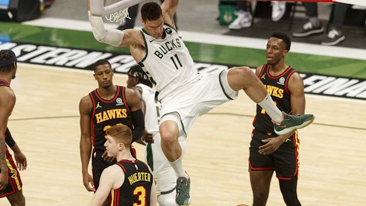 NBA Playoffs Bucks-Hawks: Watch Giannis Antetokounmpo's Reaction To Brook Lopez's Dunk NBA Playoffs Bucks-Hawks: Watch Giannis Antetokounmpo's Reaction To Brook Lopez's Dunk
