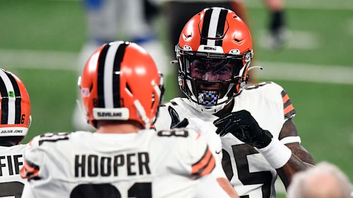 Browns Likely to Keep Austin Hooper and David Njoku