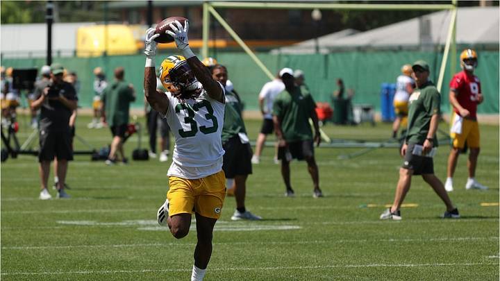 21 Days Until Training Camp: Explosive Jones Ranks Among Hall of Famers 21 Days Until Training Camp: Explosive Jones Ranks Among Hall of Famers