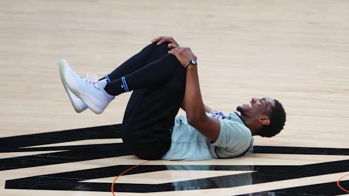 NBA Finals Bucks-Suns: Langston Galloway Tweets Out a Photo Of His Jersey Before Game 1