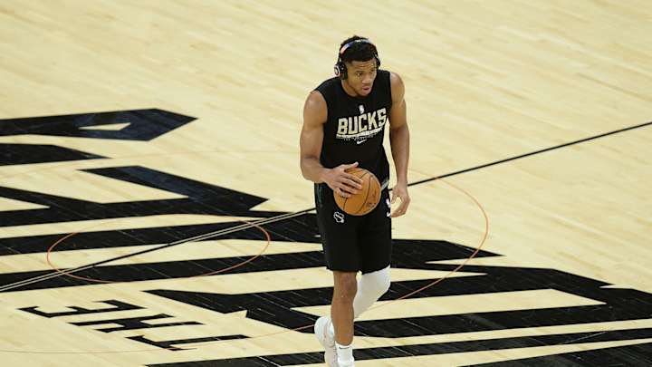NBA Finals Bucks-Suns: Here's What Twitter Is Saying About Giannis Antetokounmpo In The First Quarter