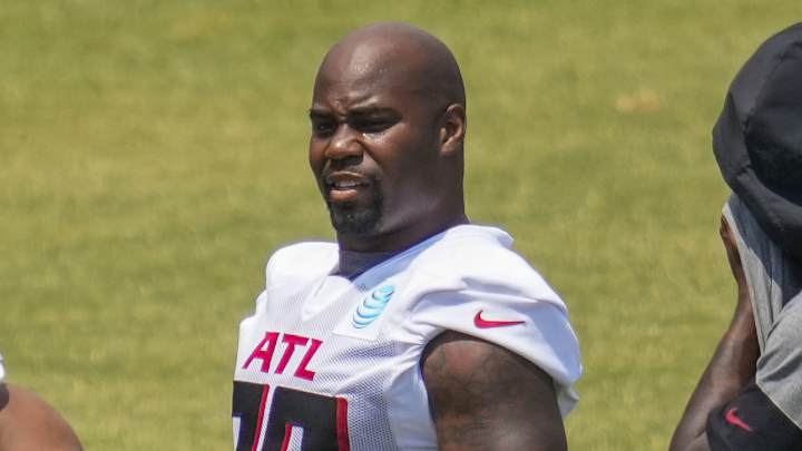 How Impactful Will RB Mike Davis Be For Falcons Offense? How Impactful Will RB Mike Davis Be For Falcons Offense?