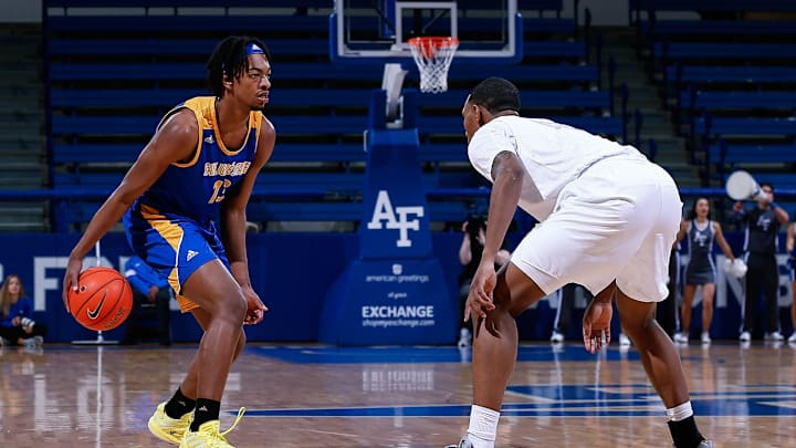 Seneca Knight Commits to BYU Basketball