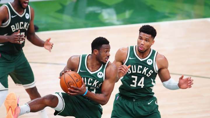NBA Finals Bucks-Suns: Twitter Reacts To News About Thanasis Antetokounmpo