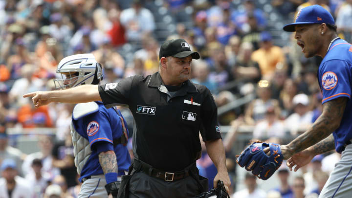 Pirates Score Three on Infield Dribbler After Mets Swipe Fair Ball Into Foul Territory