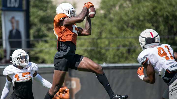 Look: Texas WR Troy Omeire Works Out With Cardinals Star DeAndre Hopkins