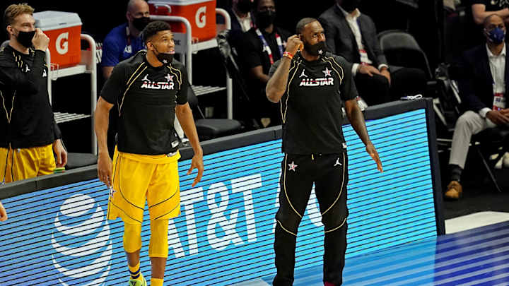 NBA Finals Suns-Bucks: Lakers' LeBron James Tweeted About Giannis Antetokounmpo During Game 6 Of NBA Finals NBA Finals Suns-Bucks: Lakers' LeBron James Tweeted About Giannis Antetokounmpo During Game 6 Of NBA Finals