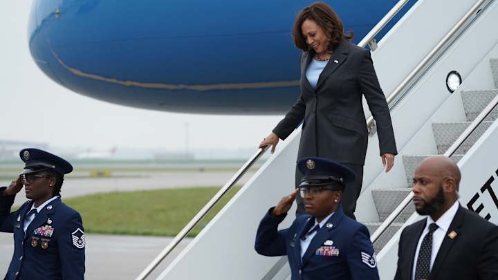 NBA Finals Suns-Bucks: Here's What Vice President Kamala Harris Tweeted About The Milwaukee Bucks After Championship NBA Finals Suns-Bucks: Here's What Vice President Kamala Harris Tweeted About The Milwaukee Bucks After Championship