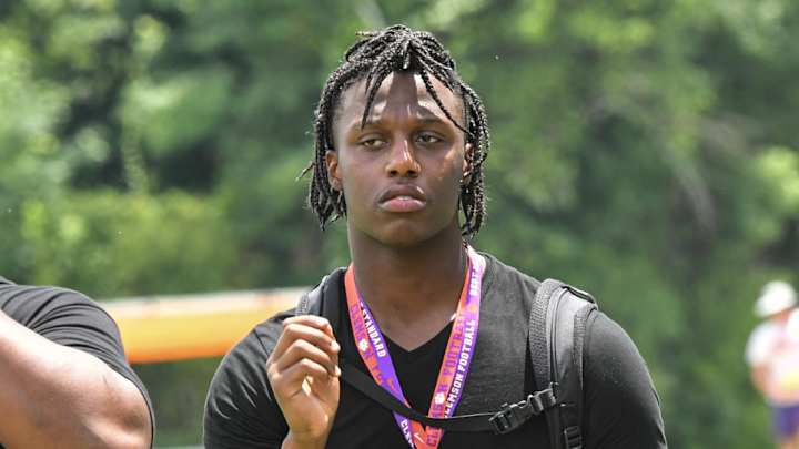 Top 2023 Defensive Lineman Planning To Visit Notre Dame For BBQ Event