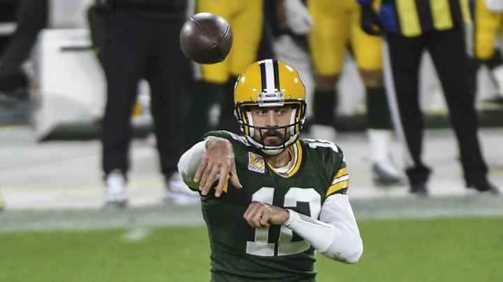 Reports: Aaron Rodgers Near a Deal to Stay With Packers in 2021