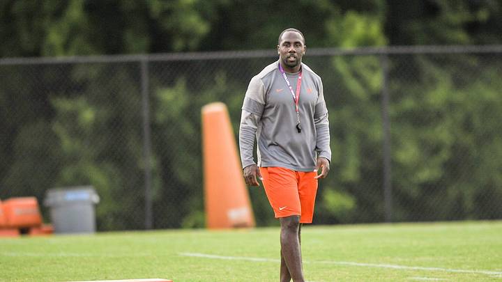 C.J. Spiller Credits Dabo Swinney, Tony Elliott for Smooth Transition Into New Role C.J. Spiller Credits Dabo Swinney, Tony Elliott for Smooth Transition Into New Role