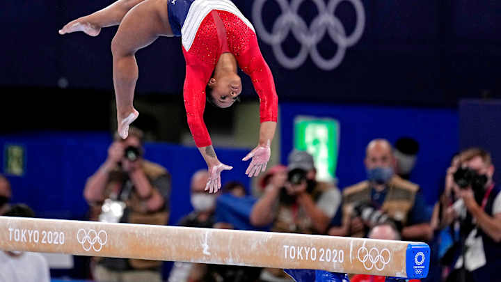 Chiles steps up in Biles' absence, helps Team USA salvage silver medal in Tokyo