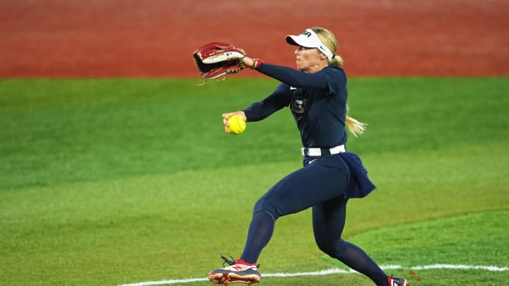 Japan takes gold, Team USA and Bruin alums falter in Olympic softball finals Japan takes gold, Team USA and Bruin alums falter in Olympic softball finals