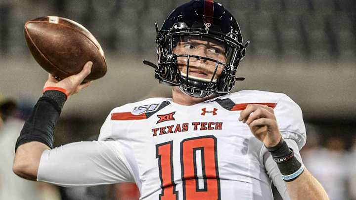 Alan Bowman Brings Something to the Table that No Other Michigan Quarterback Does Alan Bowman Brings Something to the Table that No Other Michigan Quarterback Does