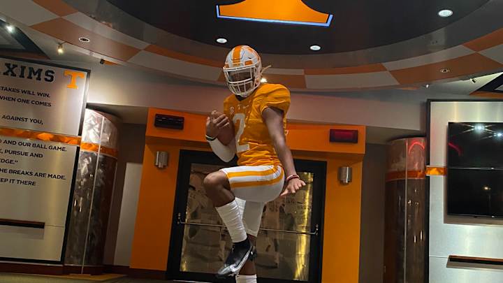 Vols Become ‘Serious Contender’ for Elite QB Davis After Visit Vols Become ‘Serious Contender’ for Elite QB Davis After Visit