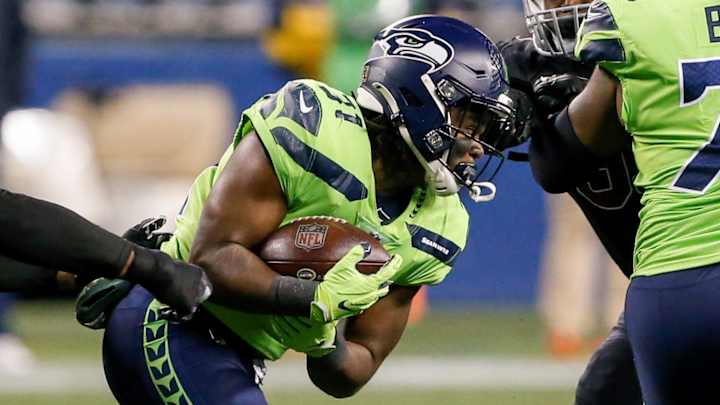 Rediscovering 'Dog' Mentality, DeeJay Dallas Aiming to Take Sophomore Leap