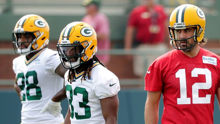 Jones Serves as Role Model for Young Backfield Jones Serves as Role Model for Young Backfield