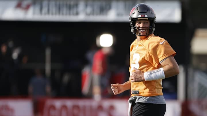 Arians Sees Balance Between Buccaneers Offense, Defense in Camp Arians Sees Balance Between Buccaneers Offense, Defense in Camp