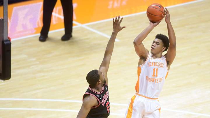 Sixers Draft Pick Jaden Springer Once Went Viral After Impressing Warriors' Steph Curry Sixers Draft Pick Jaden Springer Once Went Viral After Impressing Warriors' Steph Curry