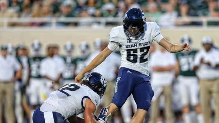 Raiders Re-sign Kicker Dominik Eberle