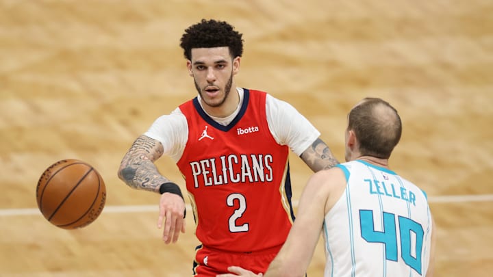 Lonzo Ball headed to Chicago Bulls in sign-and-trade deal