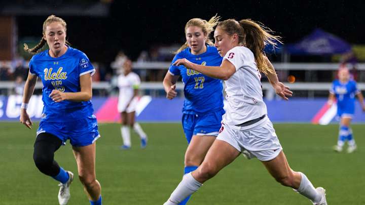 Lucy Parker signs first professional contract with West Ham United FC Women