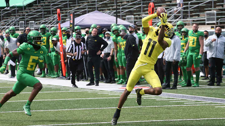 Oregon Football Fall Camp Watch List: Offense