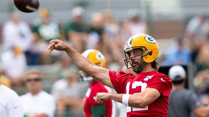 With Rodgers, Packers Move Up List of Super Bowl Favorites