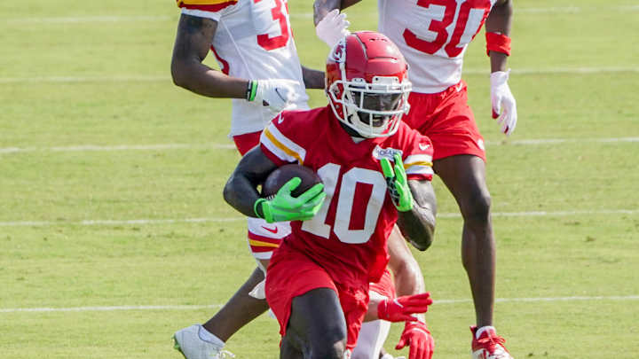 Tyreek Hill, Juan Thornhill Return to Chiefs Practice Tyreek Hill, Juan Thornhill Return to Chiefs Practice