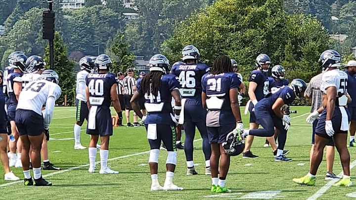 DeeJay Dallas or Alex Collins: Which Seahawks RB Has Inside Track on Third Down Role? DeeJay Dallas or Alex Collins: Which Seahawks RB Has Inside Track on Third Down Role?