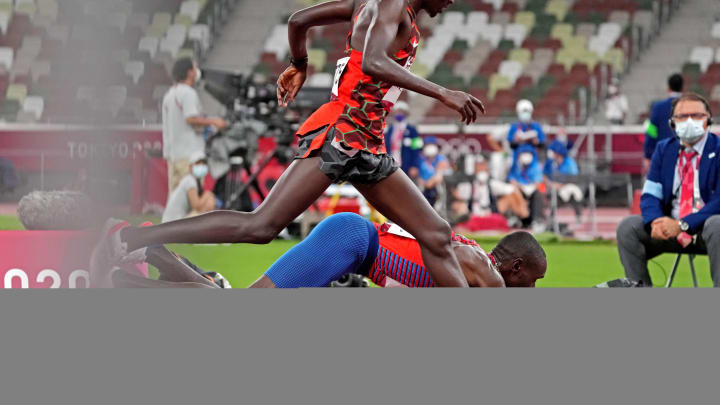 Team USA's Paul Chelimo Dives Across Finish Line for Bronze in Men's 5,000 Meters