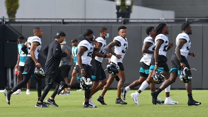 Jaguars Training Camp Notebook, Day 8: Minshew Gets First Reps, Smoot Impresses and More Jaguars Training Camp Notebook, Day 8: Minshew Gets First Reps, Smoot Impresses and More