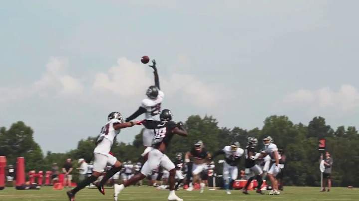 WATCH: Falcons' CB Isaiah Oliver Makes Dazzling Interception WATCH: Falcons' CB Isaiah Oliver Makes Dazzling Interception