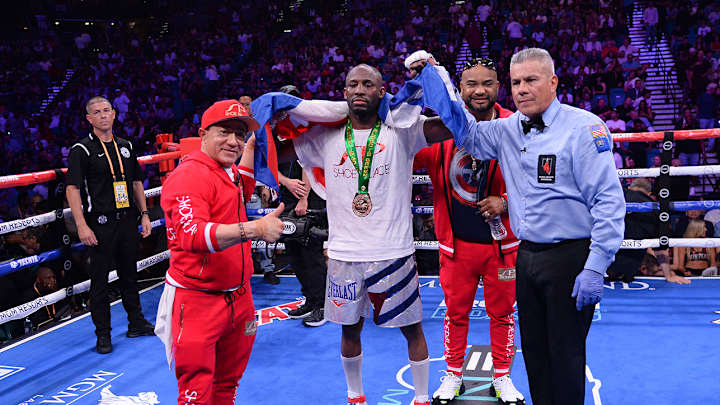 Errol Spence Jr. Withdraws From Fight With Manny Pacquiao, Replaced by Yordenis Ugás