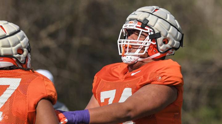 True Freshman Earning First-Team Reps on O-Line True Freshman Earning First-Team Reps on O-Line