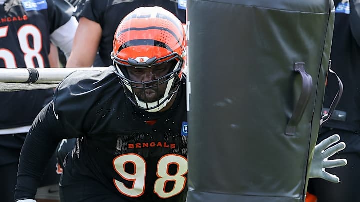 Injury Roundup: The Latest on D.J. Reader, Hakeem Adeniji, Fred Johnson and Khalid Kareem