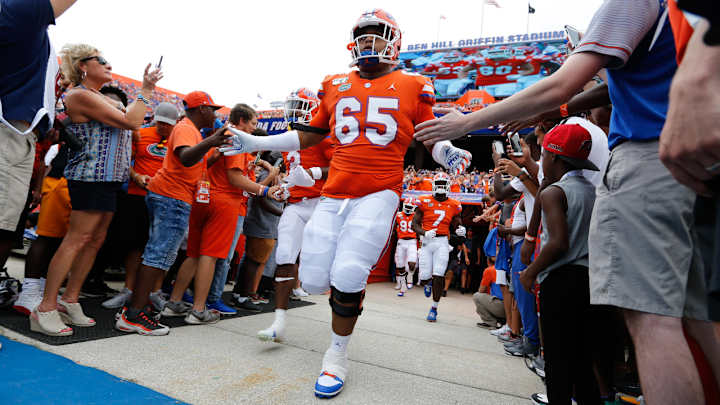 How Does Kingsley Eguakun at Center Help the Gators Offensive Line? How Does Kingsley Eguakun at Center Help the Gators Offensive Line?