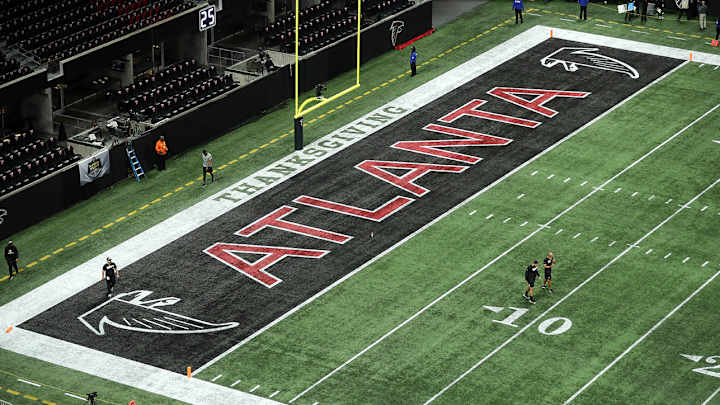 Falcons Become First NFL Team to Reach 100% Vaccination Rate Among Players Falcons Become First NFL Team to Reach 100% Vaccination Rate Among Players