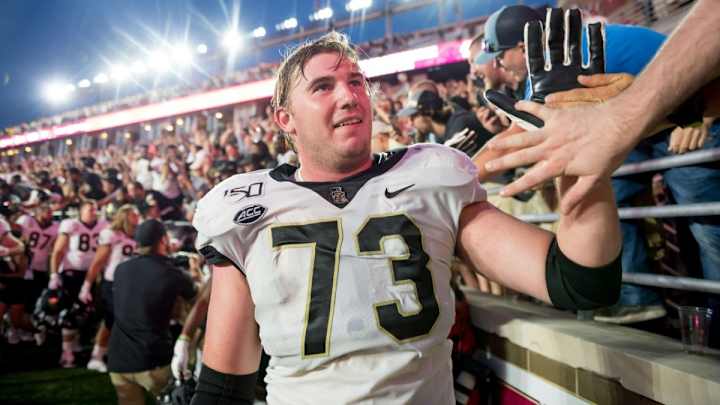 Buccaneers Add OL Depth Following Hutcherson's Injury