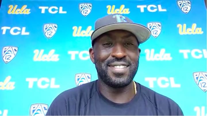 WATCH: DeShaun Foster breaks down running backs, importance of light-hearted moments WATCH: DeShaun Foster breaks down running backs, importance of light-hearted moments