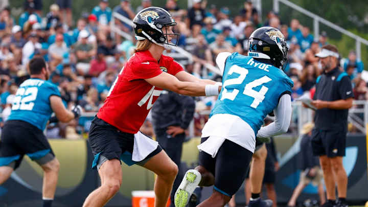 Jaguars Training Camp Notebook, Day 15: Lawrence Takes a Step Forward in High-Energy Practice