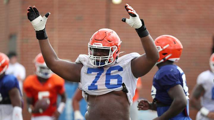 Gouraige Taking 'The Next Step' at Left Tackle for Florida Gators