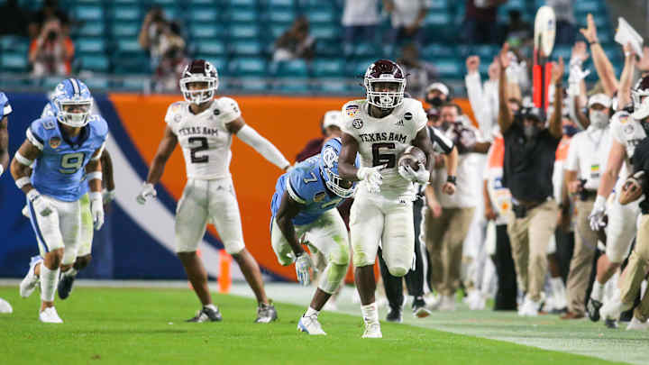 Aggies' Achane's "Need For Speed" Could Be Texas A&M's Secret Weapon