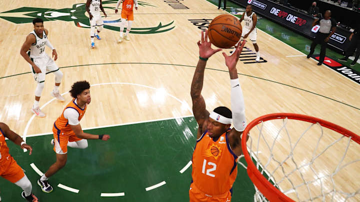 He Played For Both The Milwaukee Bucks And Phoenix Suns Last Season Which Guaranteed Him An NBA Championship Ring, And Has Now Signed With The Indiana Pacers He Played For Both The Milwaukee Bucks And Phoenix Suns Last Season Which Guaranteed Him An NBA Championship Ring, And Has Now Signed With The Indiana Pacers